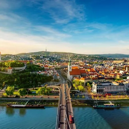 Lovely For 6guest Forest Park 10minutes From Center 布拉迪斯拉发