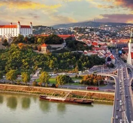 Lovely For 6guest Forest Park 10minutes From Center Apartment Bratislava